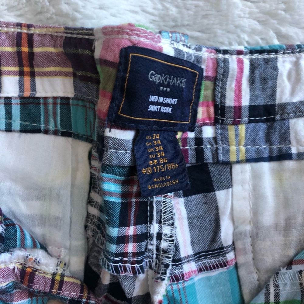 Gap Patchwork Lived-In Short - image 3